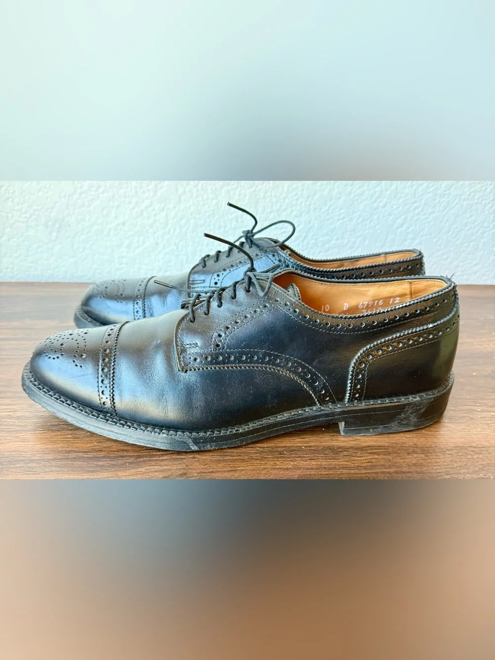Allen Edmonds Black Leather Cap-Toe Brogues Black Size 10D